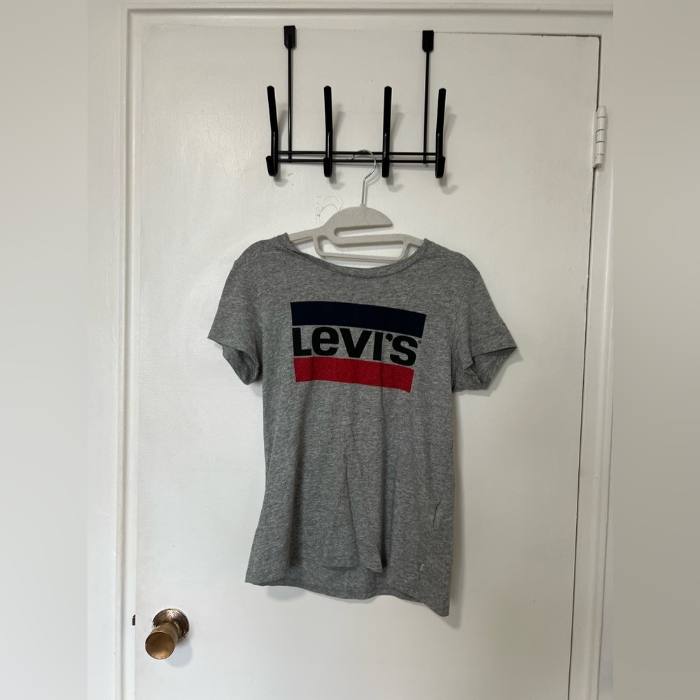 Levi’s T-shirt